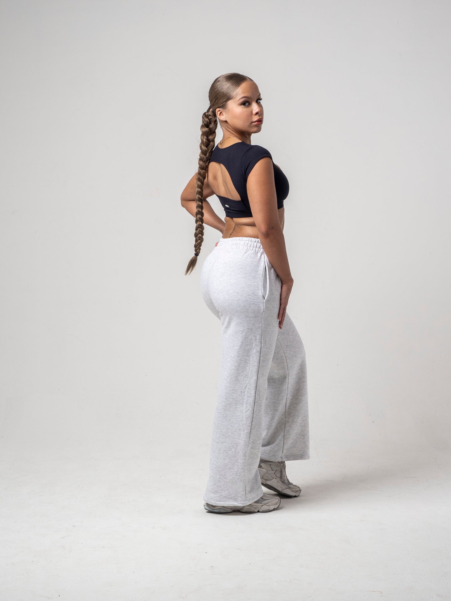 V-Sculpt Sweatpants Core